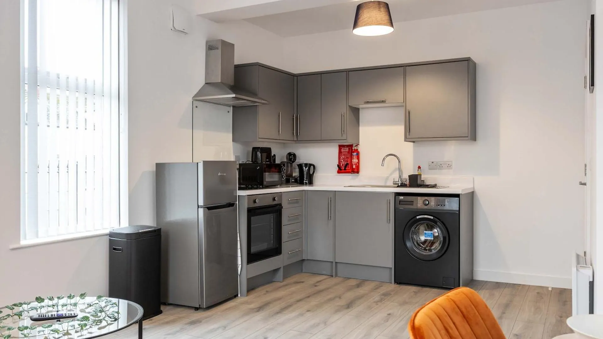Inviting And Modern 2 Bedroom Apartment Walk To Centre Belfast 0*,